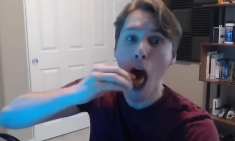 jerma eating onion rings